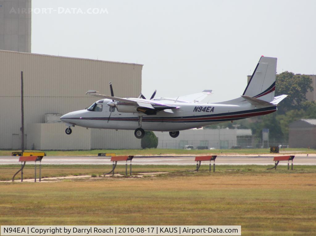 N94EA, 1985 Gulfstream Am Corp Comm Div 695A C/N 96094, Grumman lands 17L.