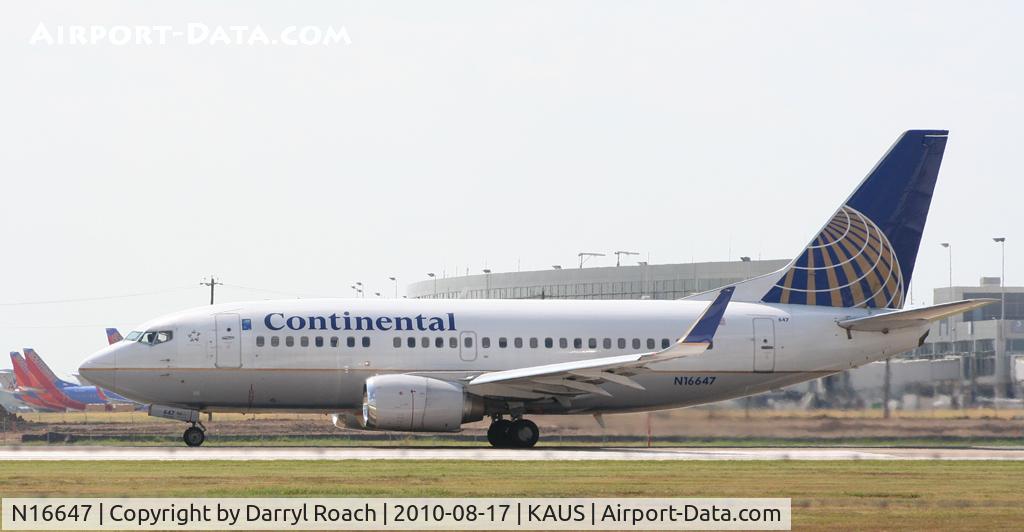 N16647, 1997 Boeing 737-524 C/N 28908, COA B735 departs 17L.
