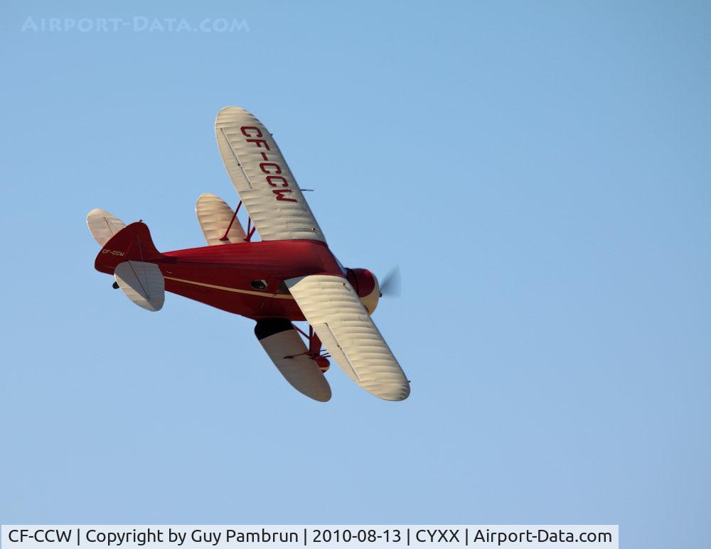 CF-CCW, 1937 Waco AQC-6 C/N 4646, Fly-by at the 2010 Abbotsford Airshow.