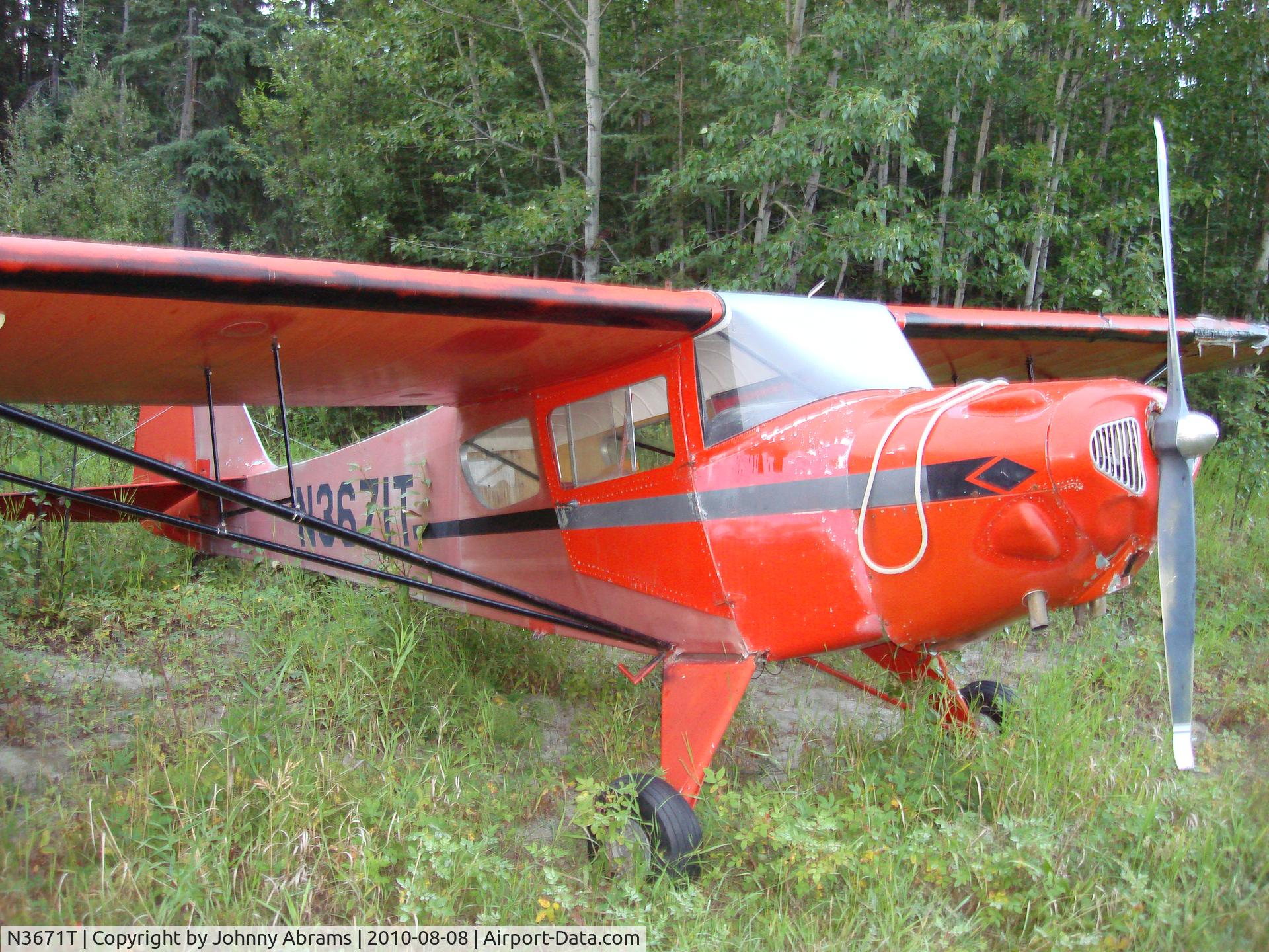 N3671T, 1976 Taylorcraft F-19 Sportsman C/N F-078, Obvious prop strike.  Wing looks like it came in hard.  Nive interior.