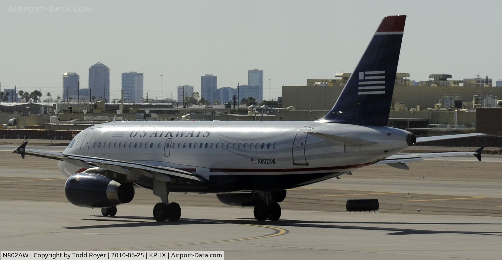 N802AW, 1998 Airbus A319-132 C/N 0924, Taxiing at PHX