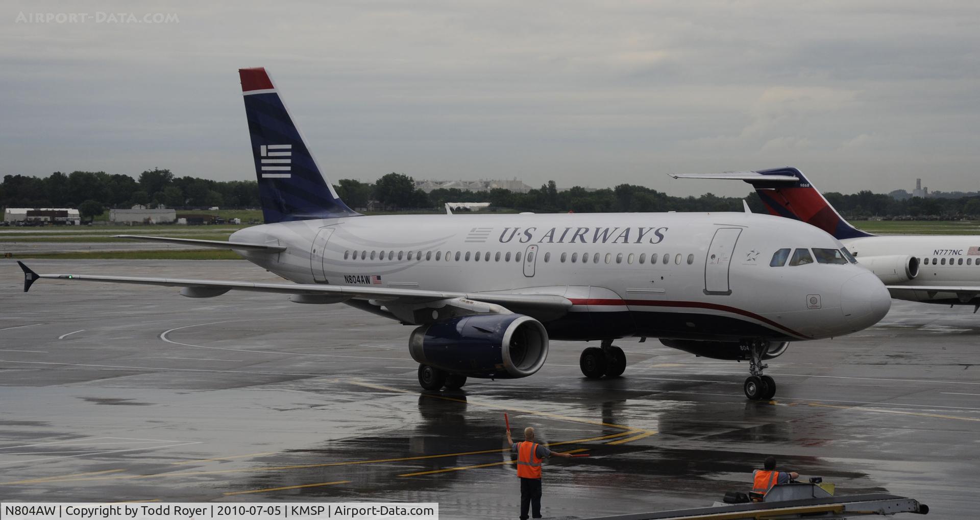 N804AW, 1999 Airbus A319-132 C/N 1043, Taxiing to gate at MSP