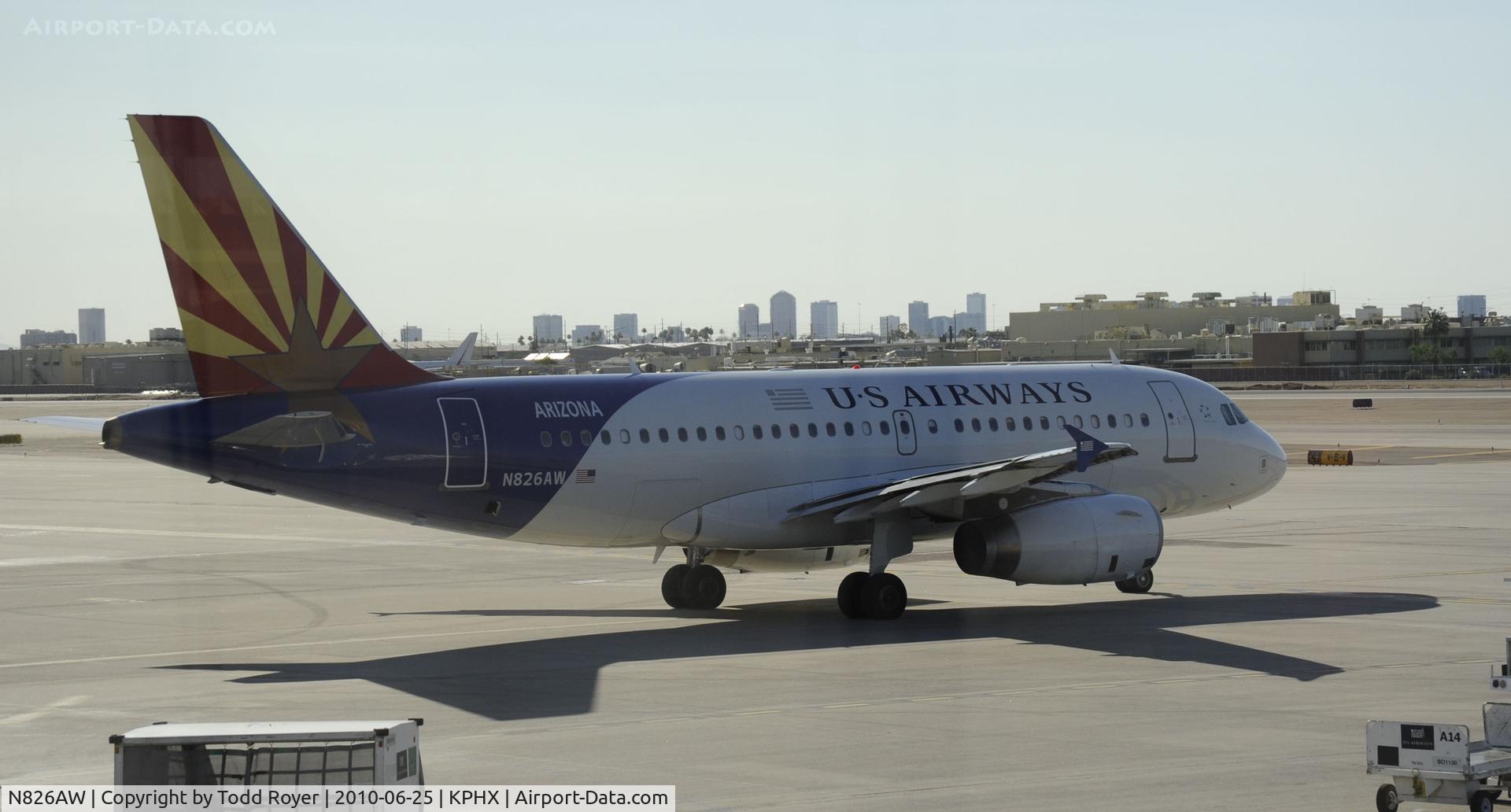 N826AW, 2001 Airbus A319-132 C/N 1534, Taxiing for departure at PHX