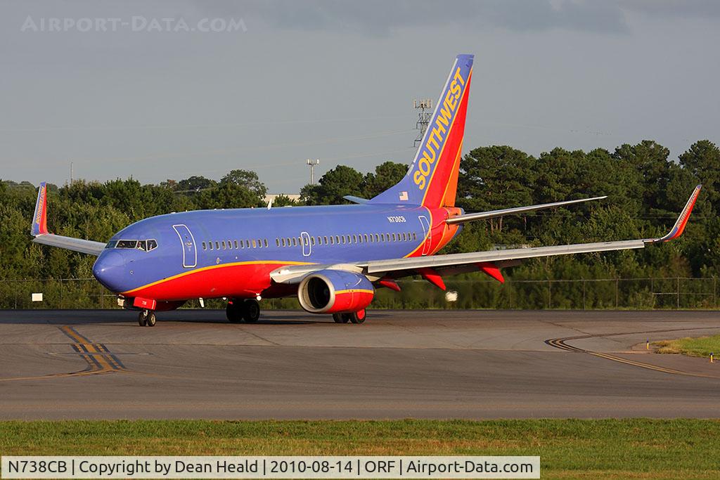 N738CB, 1999 Boeing 737-7H4 C/N 27870, Southwest Airlines N738CB (FLT SWA21) exiting RWY 5 after arrival from Baltimore/Washington Int'l (KBWI).