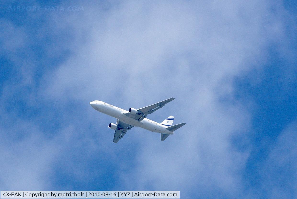 4X-EAK, 1997 Boeing 767-3Q8 C/N 27600, Over Richmond Hill,Ont,approaching YYZ