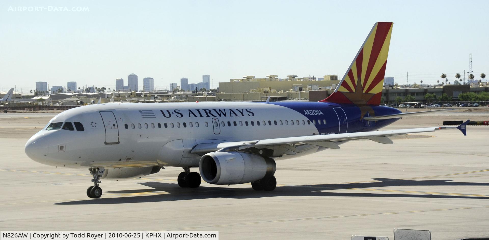 N826AW, 2001 Airbus A319-132 C/N 1534, Taxiing to Gate at PHX