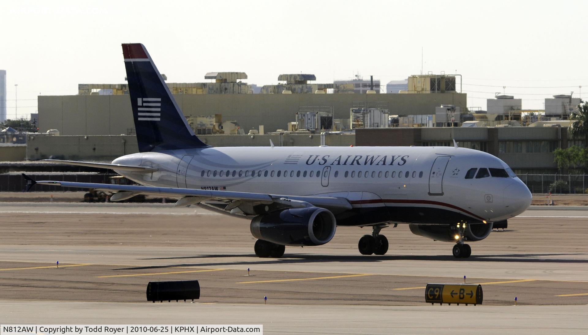 N812AW, 2000 Airbus A319-132 C/N 1178, Taxiing at PHX