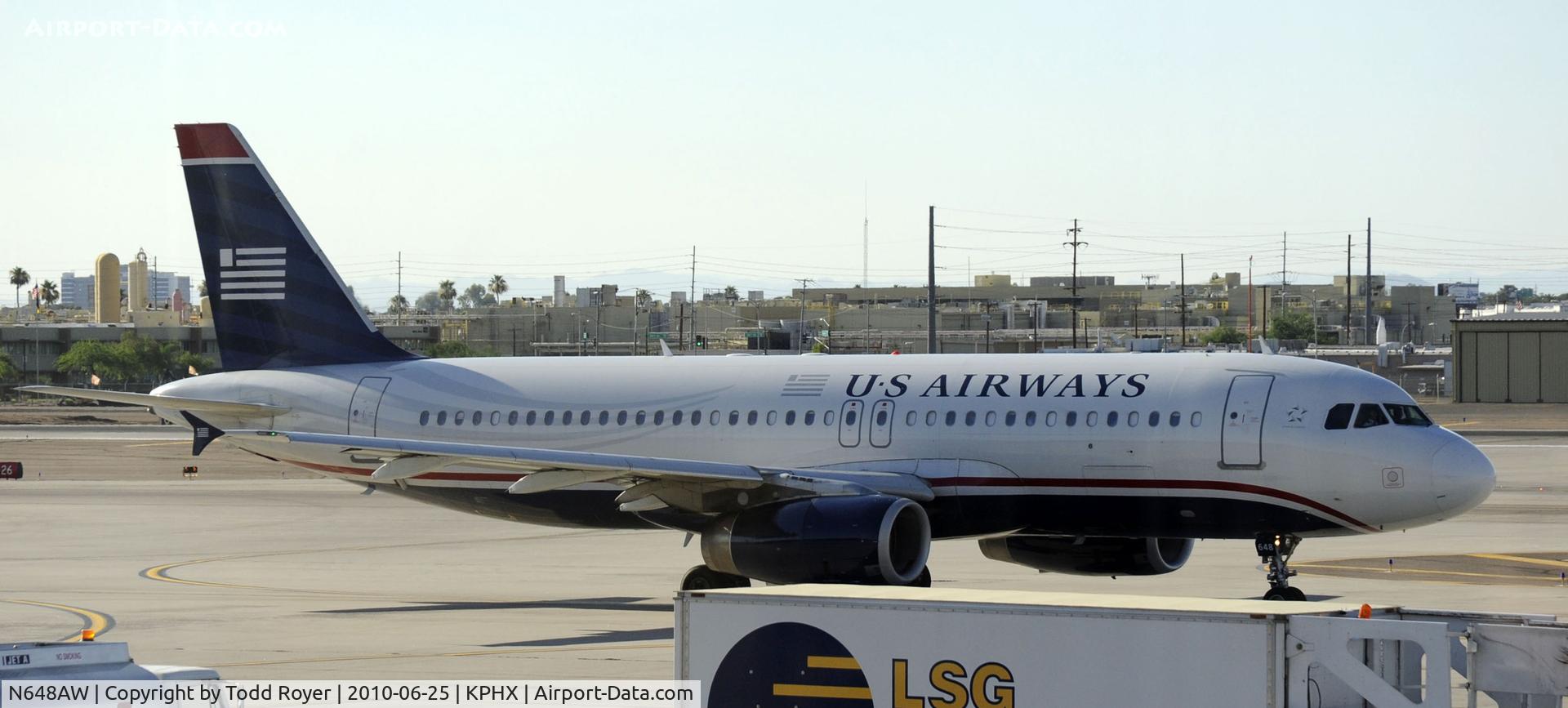 N648AW, 1997 Airbus A320-232 C/N 770, Taxiing at PHX