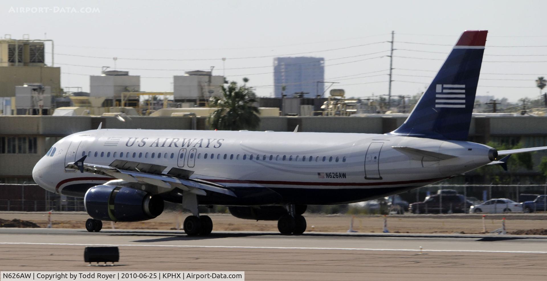 N626AW, 1989 Airbus A320-231 C/N 65, Landing at PHX