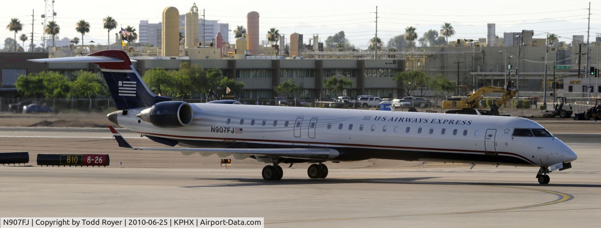 N907FJ, 2003 Bombardier CRJ-900ER (CL-600-2D24) C/N 15007, Taxiing at PHX