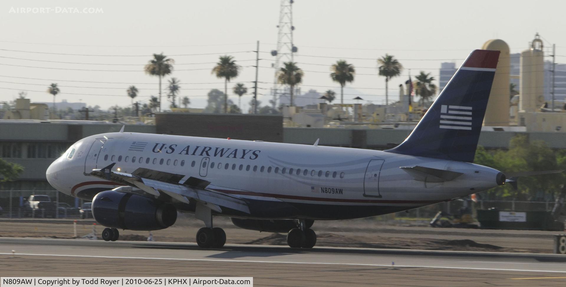 N809AW, 1999 Airbus A319-132 C/N 1111, Landing at PHX