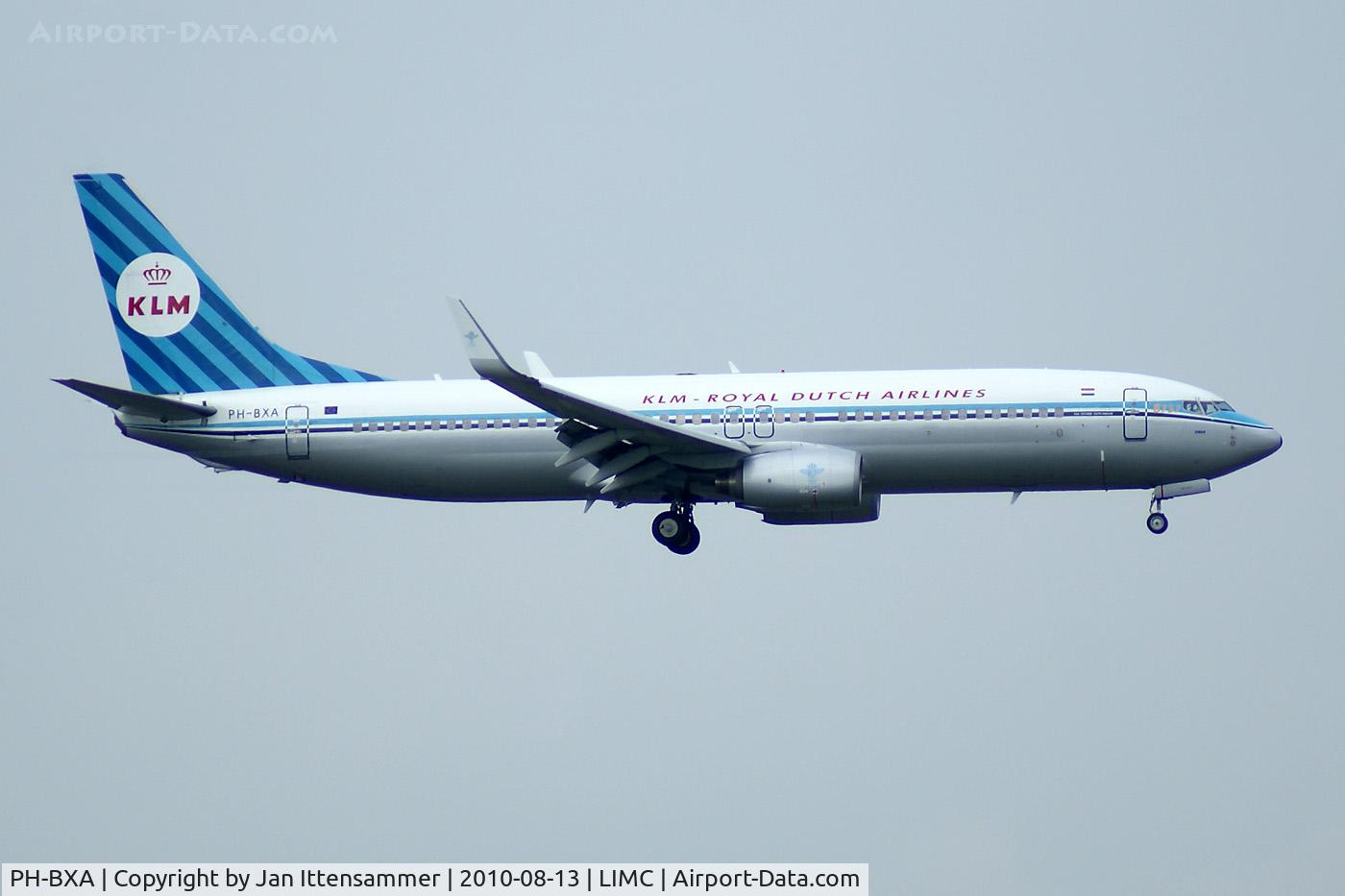 PH-BXA, 1998 Boeing 737-8K2 C/N 29131, KLM @ Malpensa Retro-colour