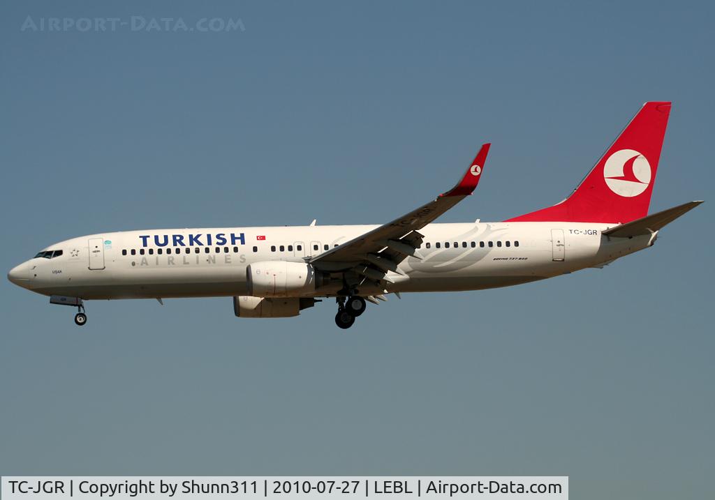 TC-JGR, 2006 Boeing 737-8F2 C/N 34415, Landing rwy 25R