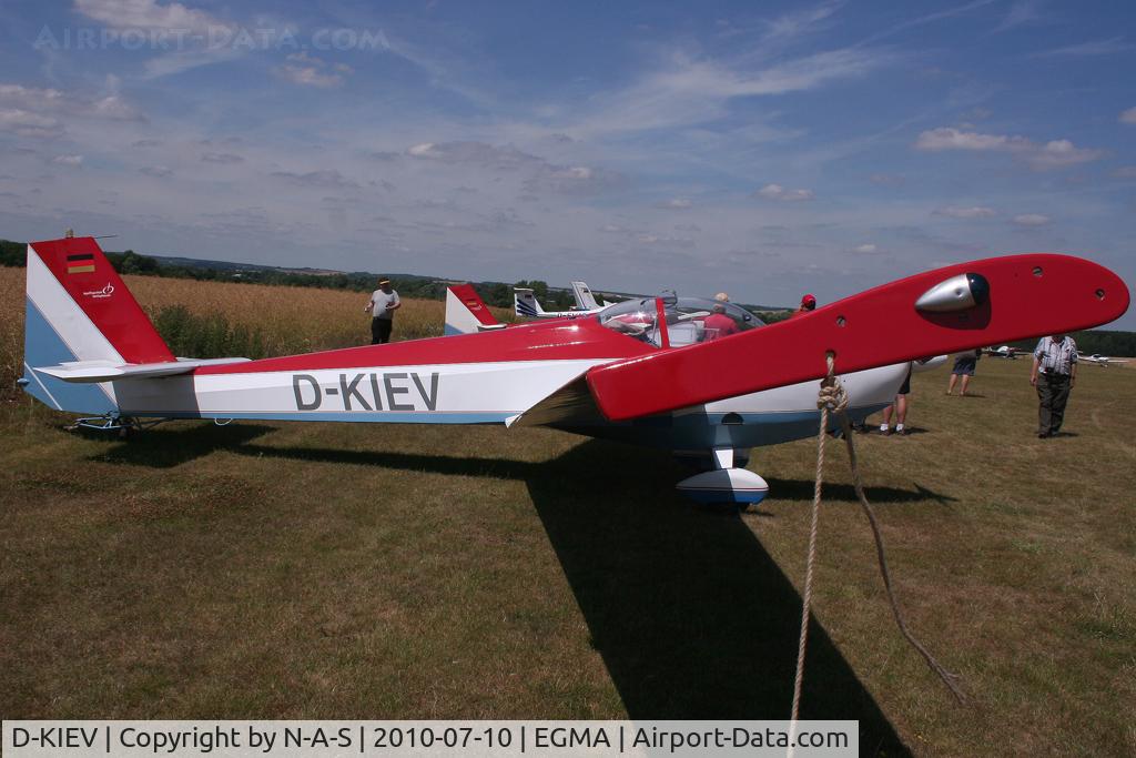 D-KIEV, Scheibe SF-25C Falke C/N 44679, Visiting for Flying Legends