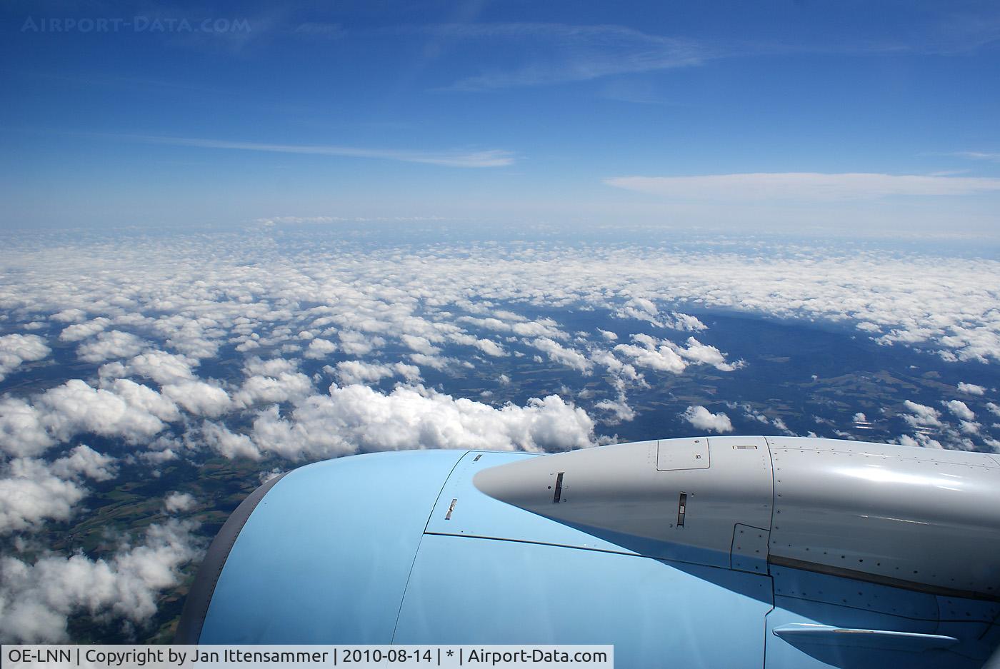 OE-LNN, 2000 Boeing 737-7Z9 C/N 30418, Austrian Airlines over Steiermark.