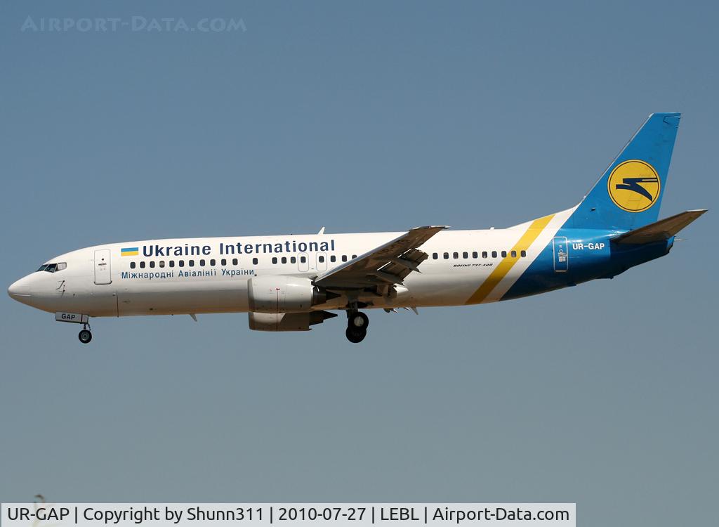 UR-GAP, 1993 Boeing 737-4Z9 C/N 27094, Landing rwy 25R