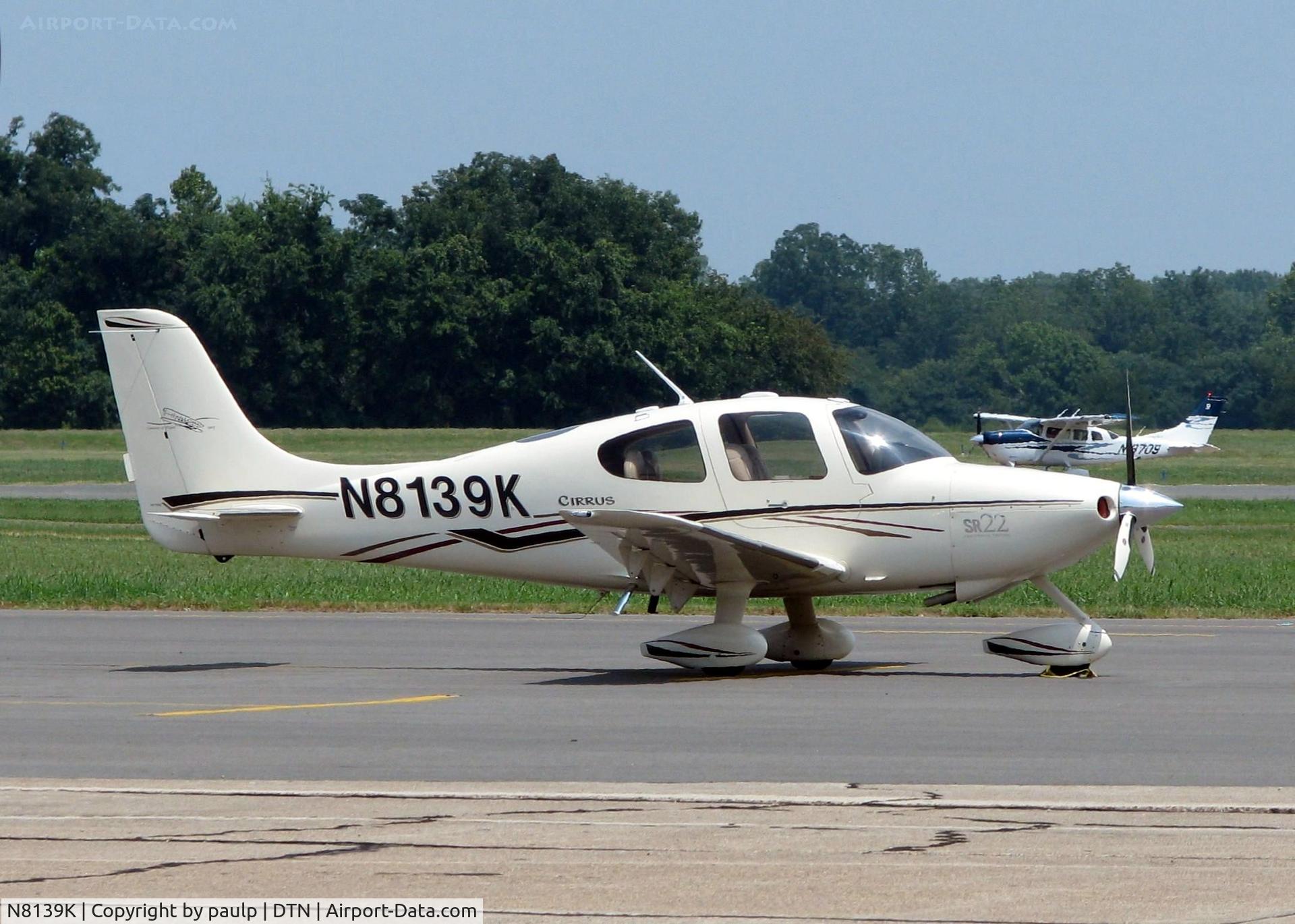 N8139K, 2003 Cirrus SR22 C/N 0662, At Shreveport's Downtown Airport.
