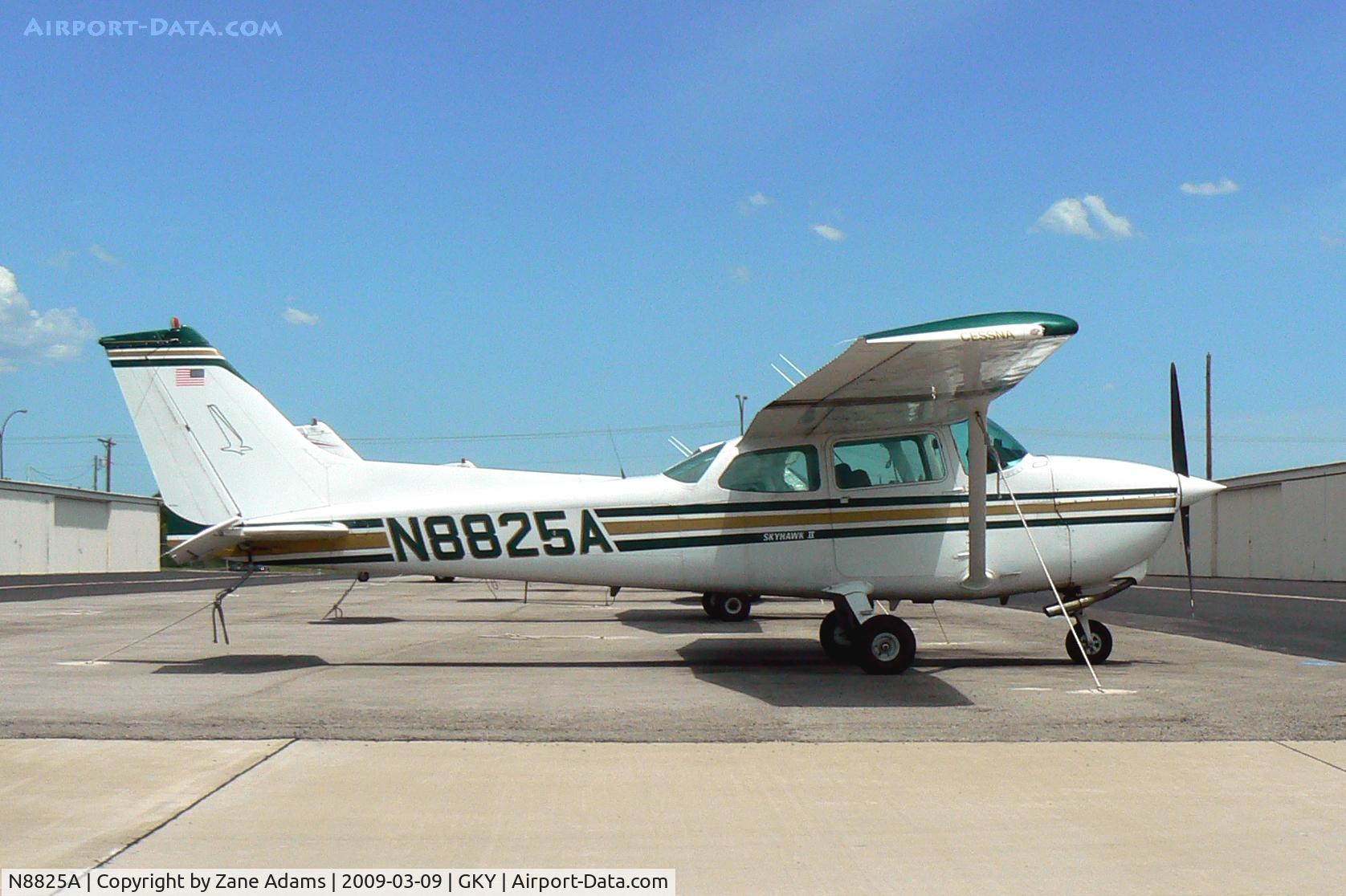 N8825A, 1981 Cessna 172P C/N 17274860, At Arlington Municipal Airport, TX