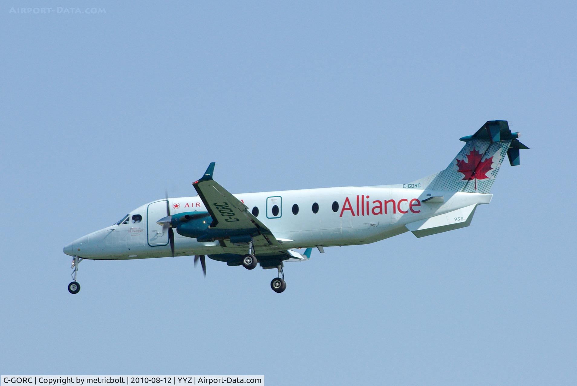 C-GORC, 1998 Beech 1900D C/N UE-320, Landing at YYZ