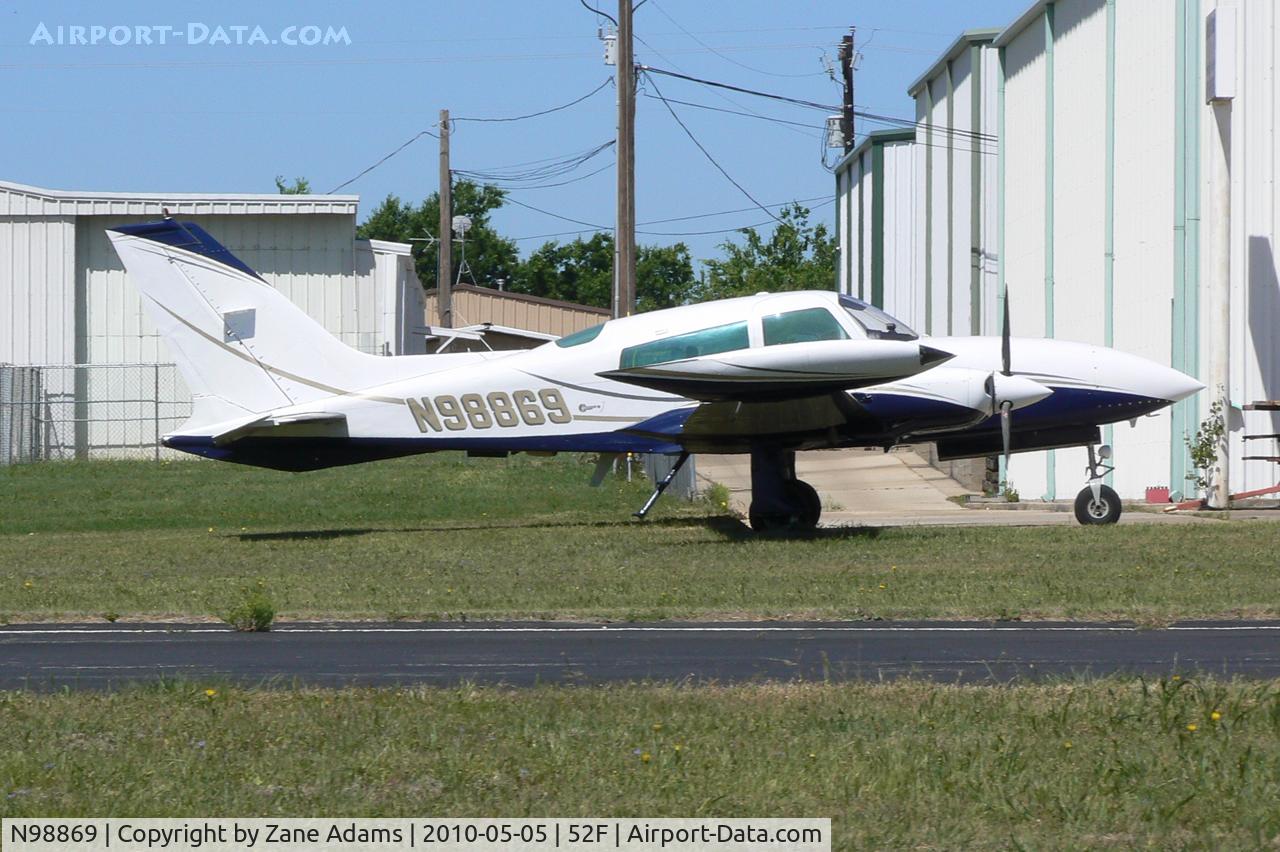 N98869, 1976 Cessna T310R C/N 310R0625, At Aero Valley (Northwest Regional) Ft. Worth, TX