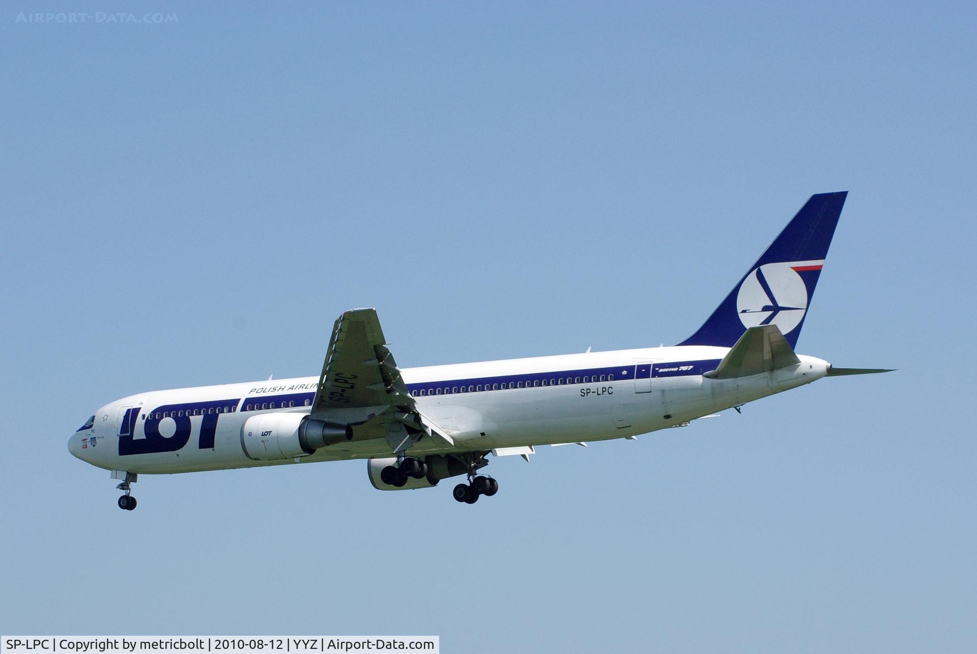 SP-LPC, 1997 Boeing 767-35D/ER C/N 28656, Landing at YYZ