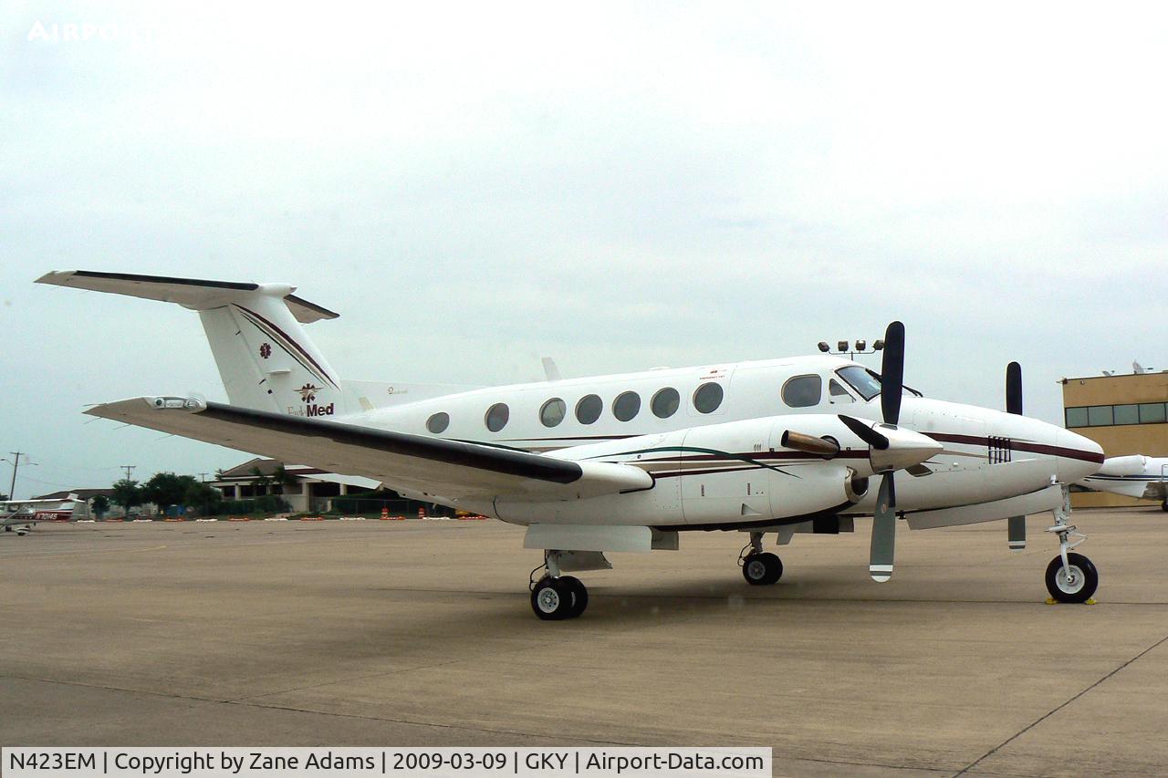 N423EM, 1987 Beech B200 King Air C/N BB-1269, At Arlington Municipal, TX