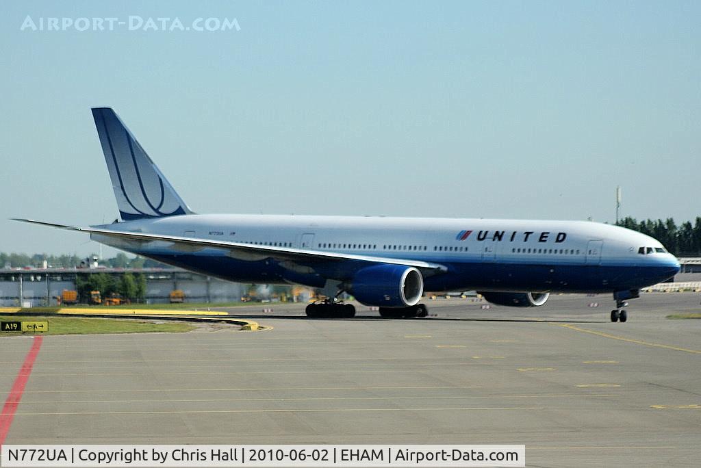 N772UA, 1995 Boeing 777-222 C/N 26930, United Airlines