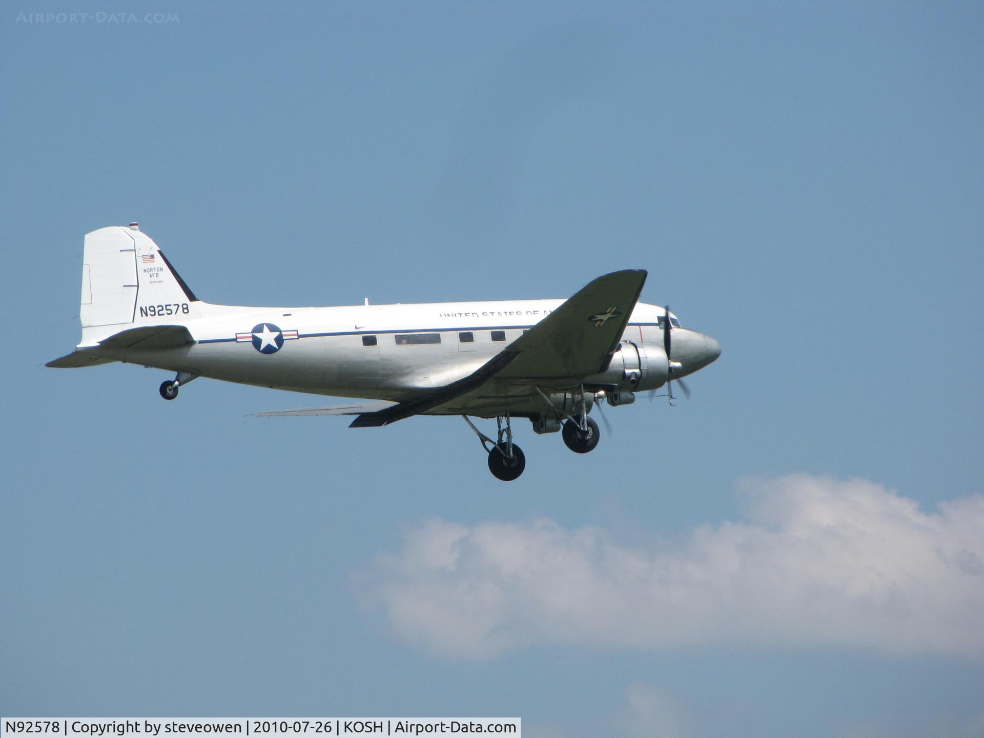 N92578, 1943 Douglas DC3C 1830-94 C/N 9028, Part of Mass arv EAA2010