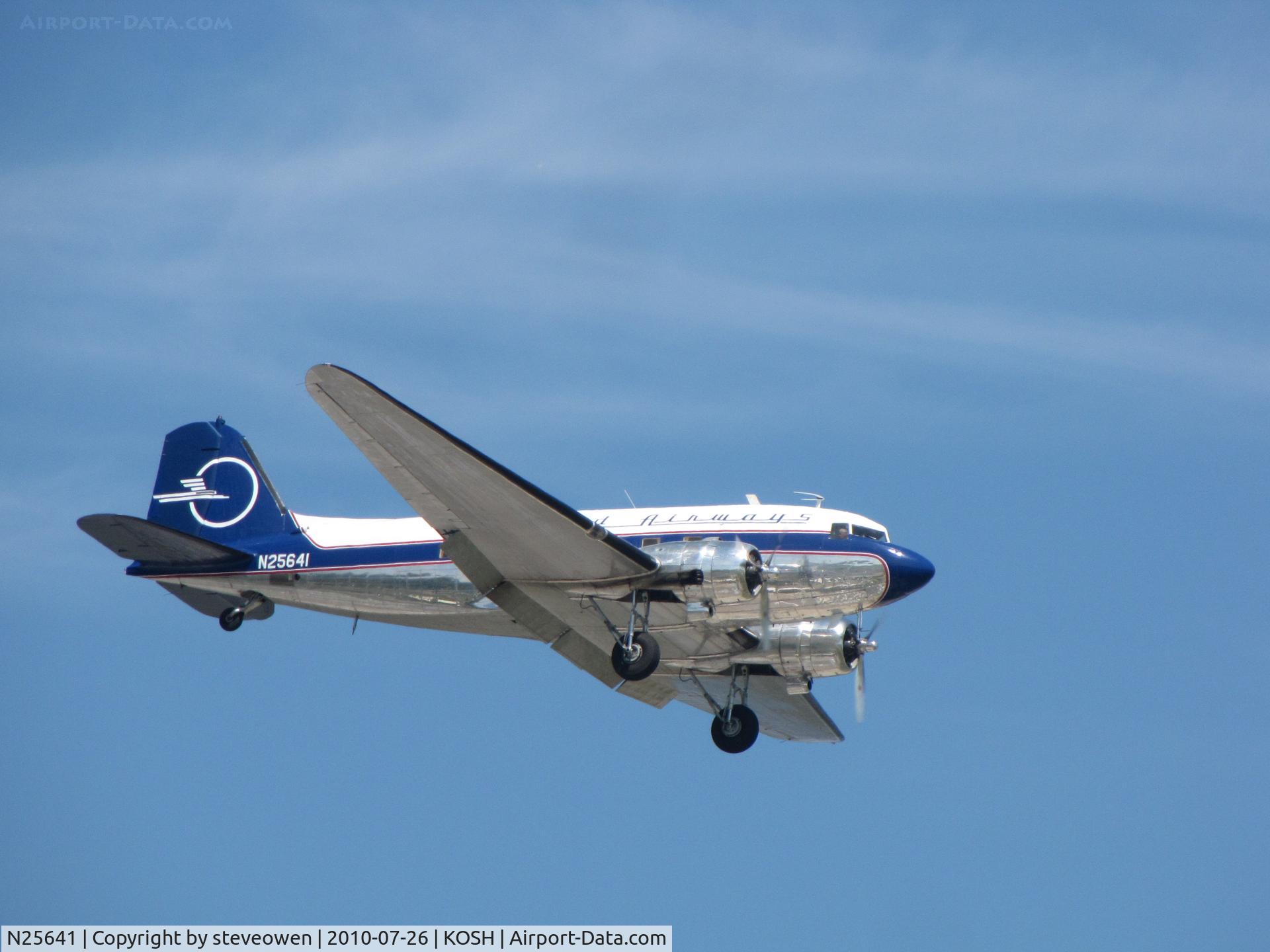 N25641, 1943 Douglas DC3C-S4C4G (C-47) C/N 9059, Part of mass arrival at EAA2010kosh