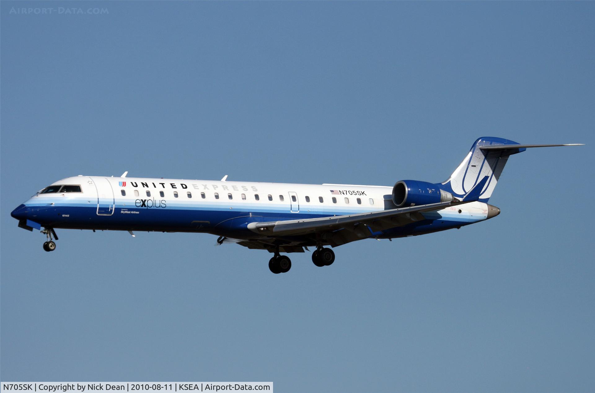 N705SK, 2004 Bombardier CRJ-701 (CL-600-2C10) Regional Jet C/N 10145, KSEA