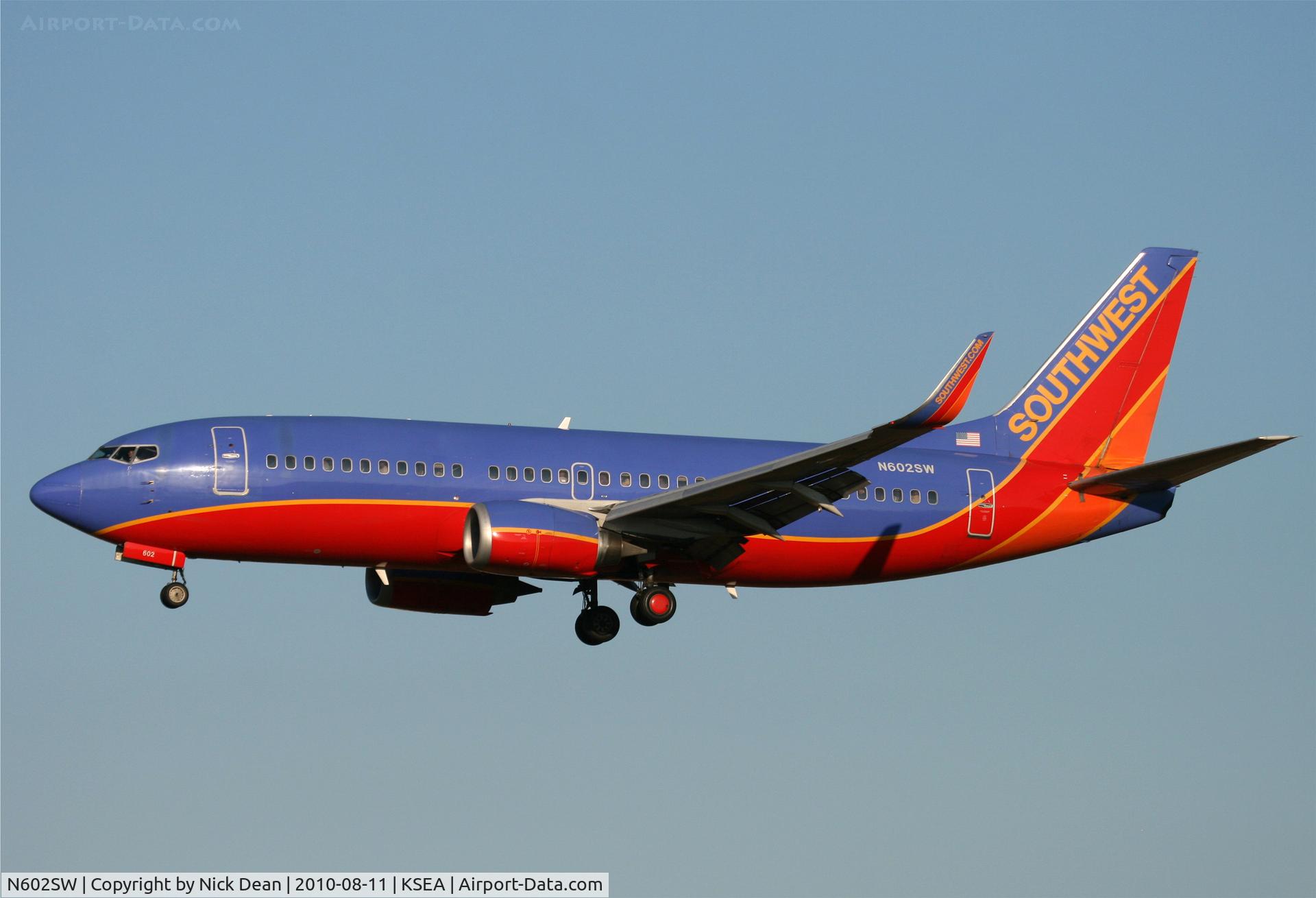 N602SW, 1995 Boeing 737-3H4 C/N 27953, KSEA