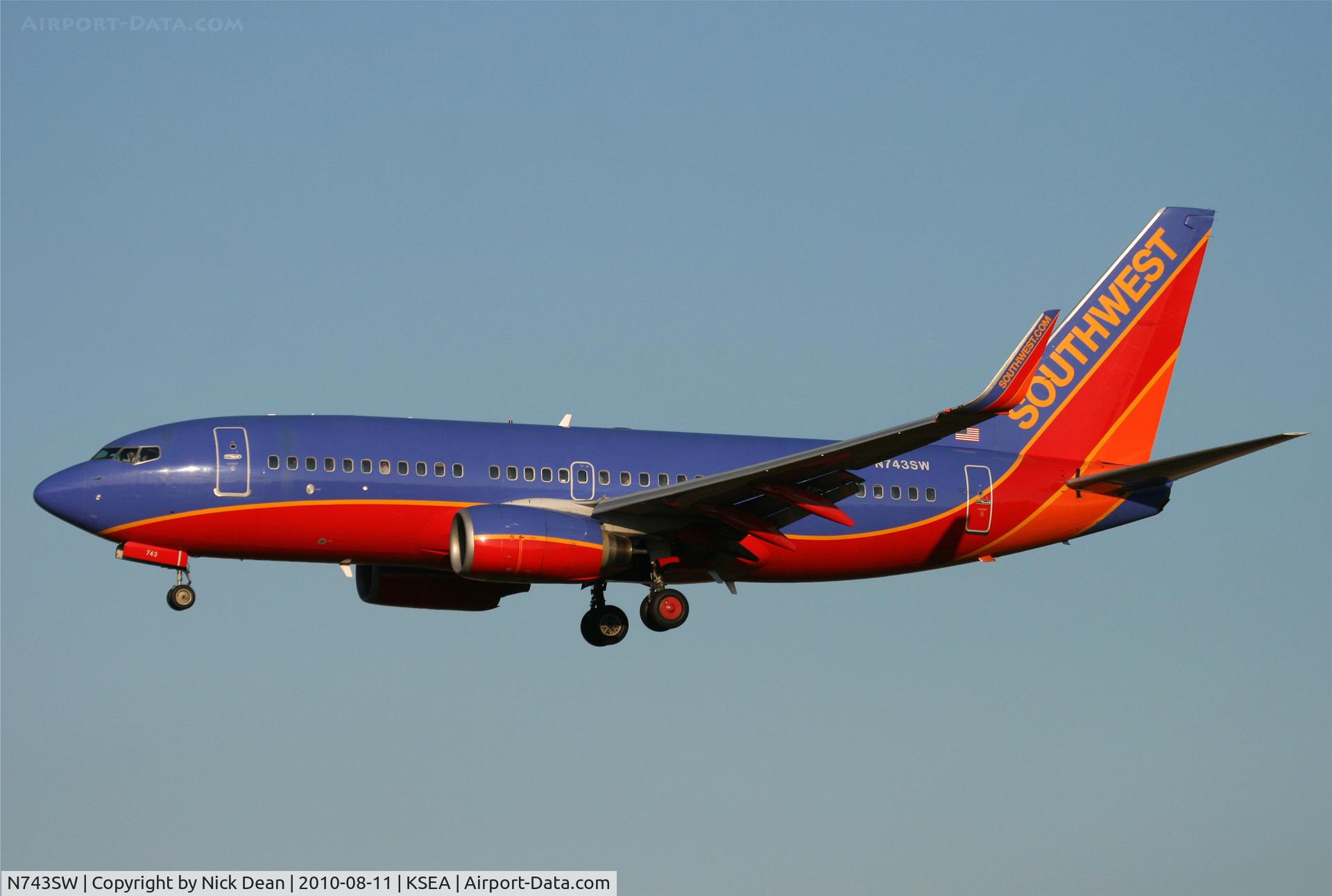 N743SW, 1998 Boeing 737-7H4 C/N 29279, KSEA
