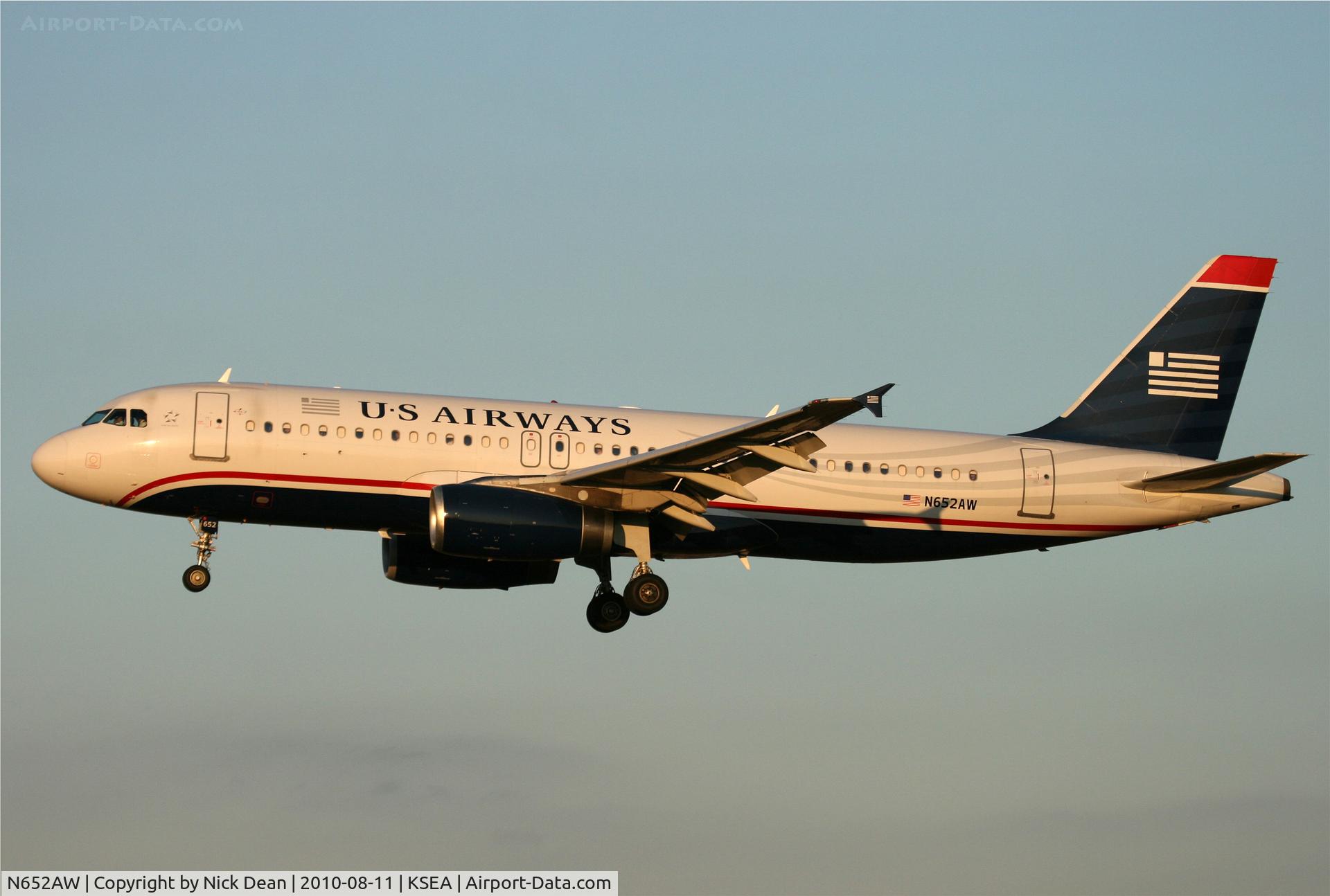 N652AW, 1999 Airbus A320-232 C/N 0953, KSEA