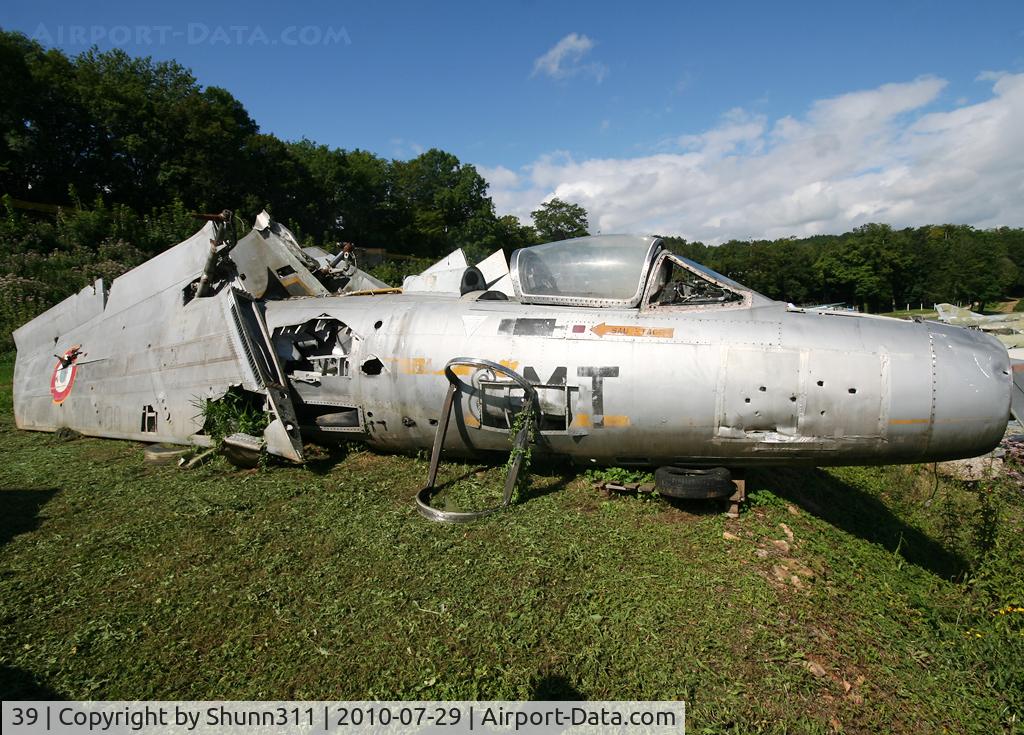 39, Dassault Mystere IVA C/N 39, S/n 39 - Stored in the Savigny-les-Beaune Museum