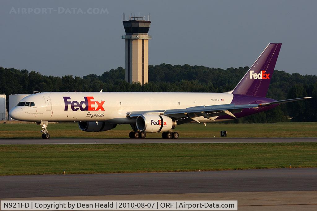 N921FD, 1991 Boeing 757-23A C/N 24924, FedEx 