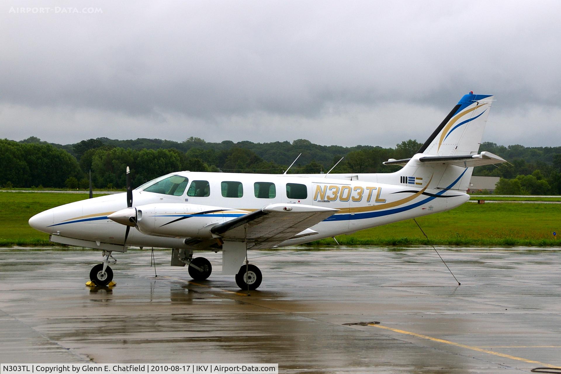 N303TL, 1984 Cessna T303 Crusader C/N T30300286, On a rainy ramp