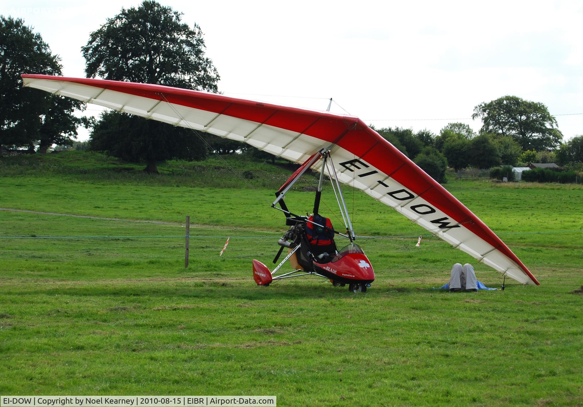 EI-DOW, Mainair Blade 912 C/N 1361- 01047W1156, Notice the resting pilot!!