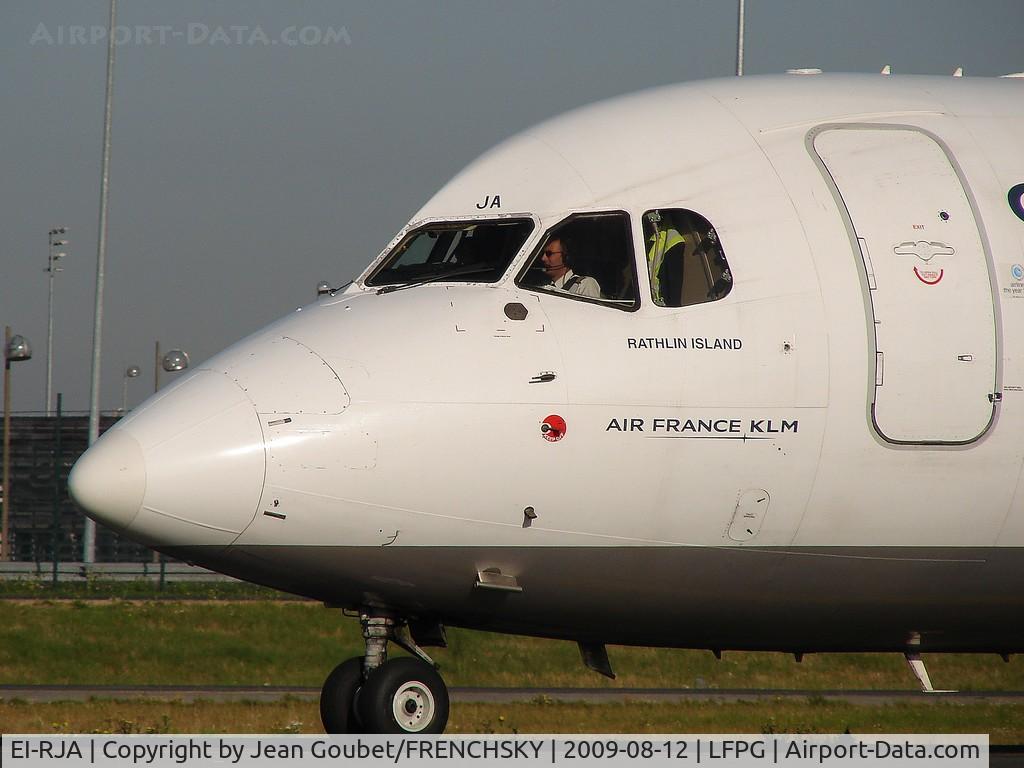 EI-RJA, 1998 British Aerospace Avro 146-RJ85A C/N E2329, au roulage aux //