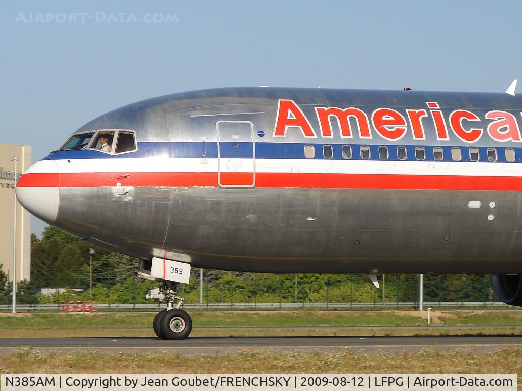 N385AM, 1994 Boeing 767-323 C/N 27059, au roulage aux //