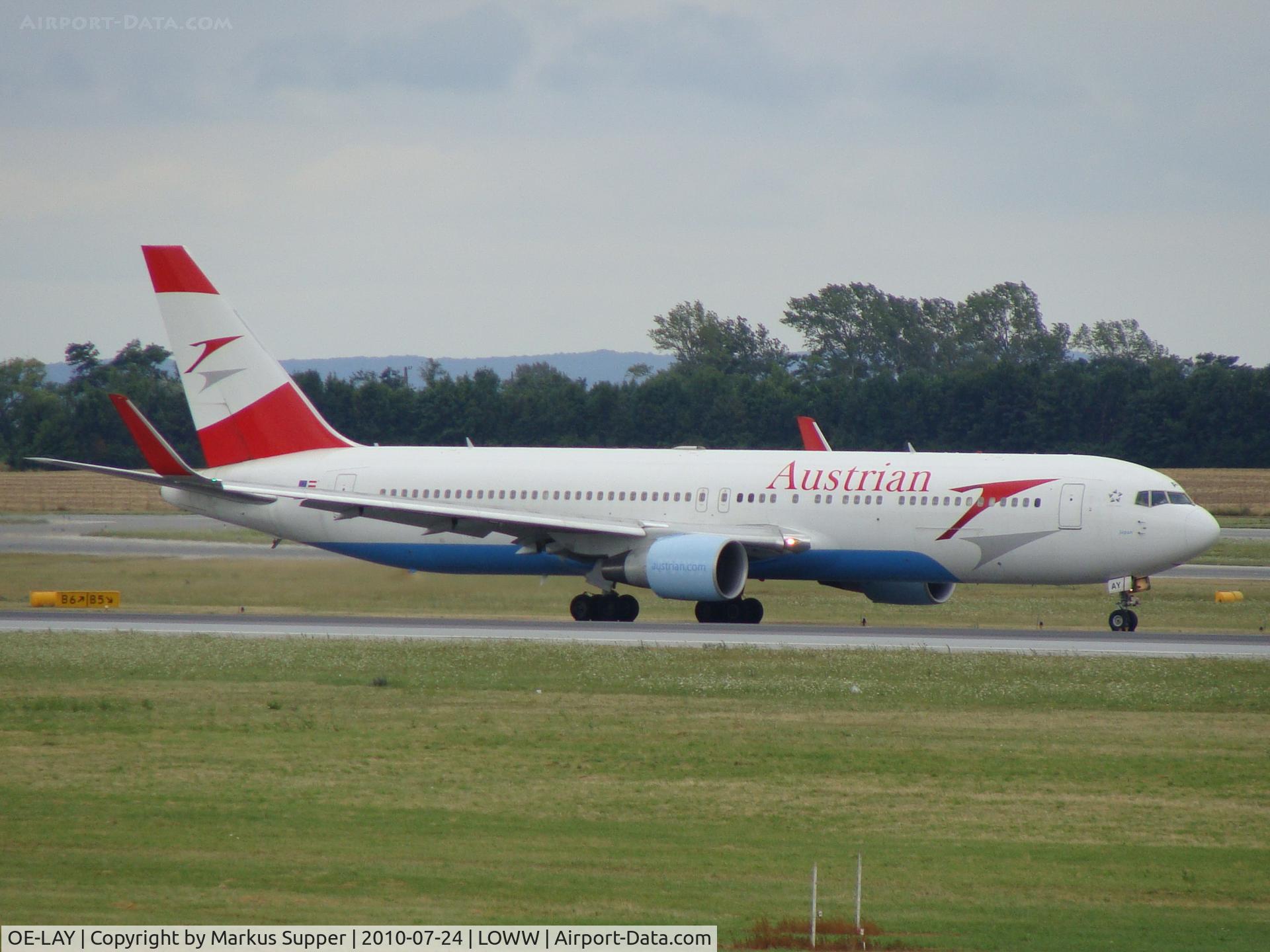 OE-LAY, 1998 Boeing 767-3Z9/ER C/N 29867, Just landed