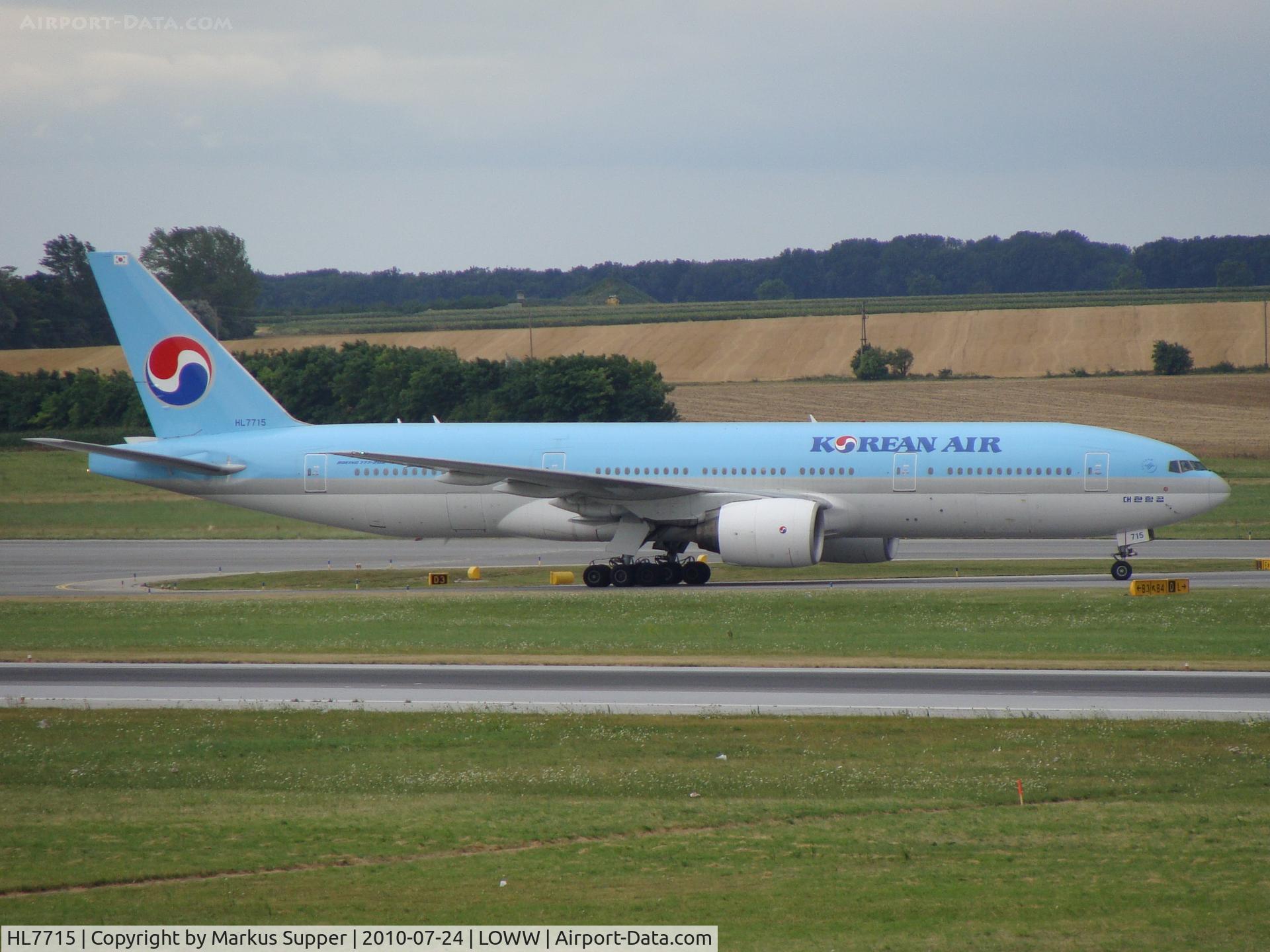 HL7715, 2002 Boeing 777-2B5/ER C/N 28372, Just landed