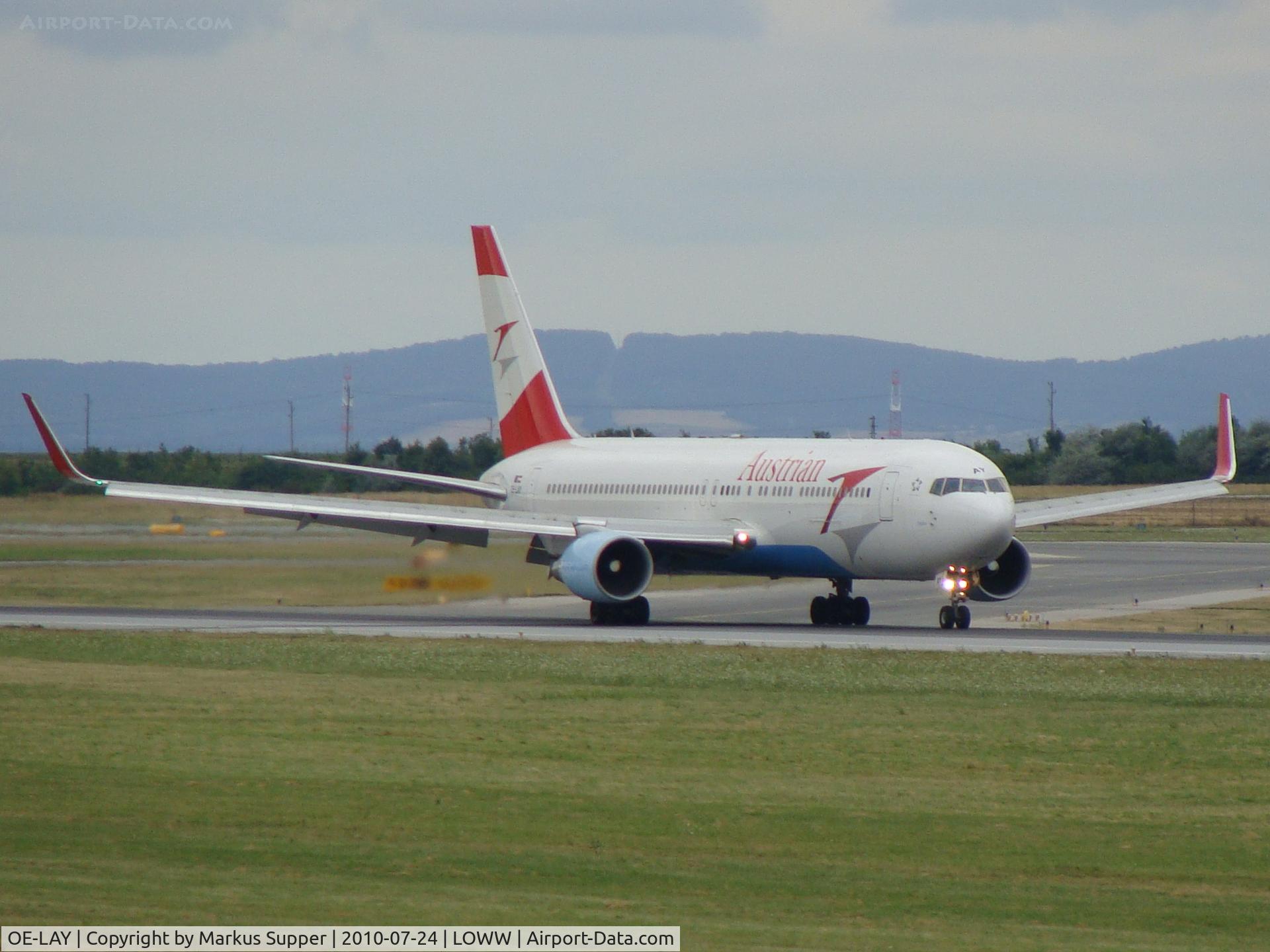 OE-LAY, 1998 Boeing 767-3Z9/ER C/N 29867, Just landed