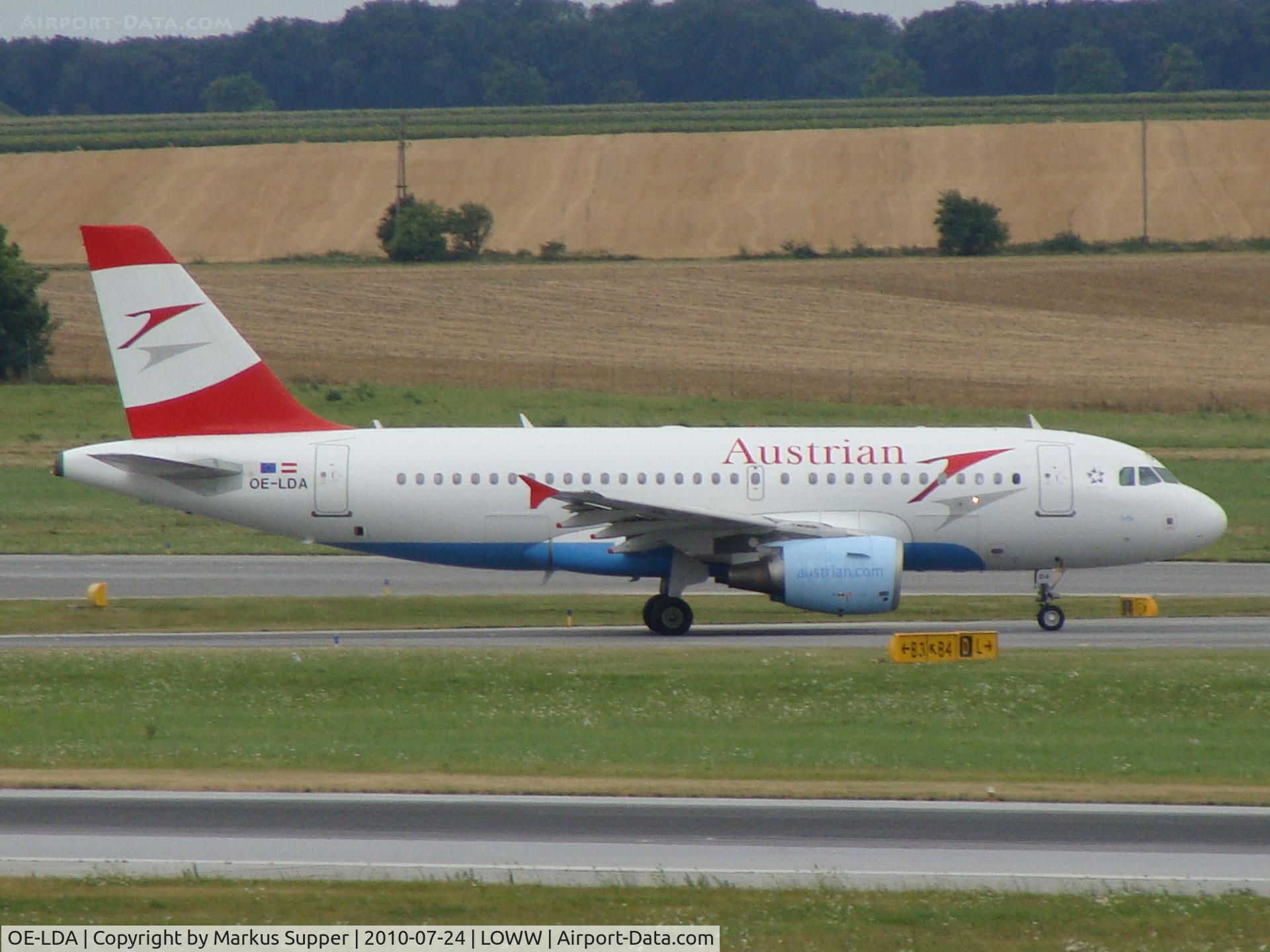 OE-LDA, 2004 Airbus A319-112 C/N 2131, Just landed