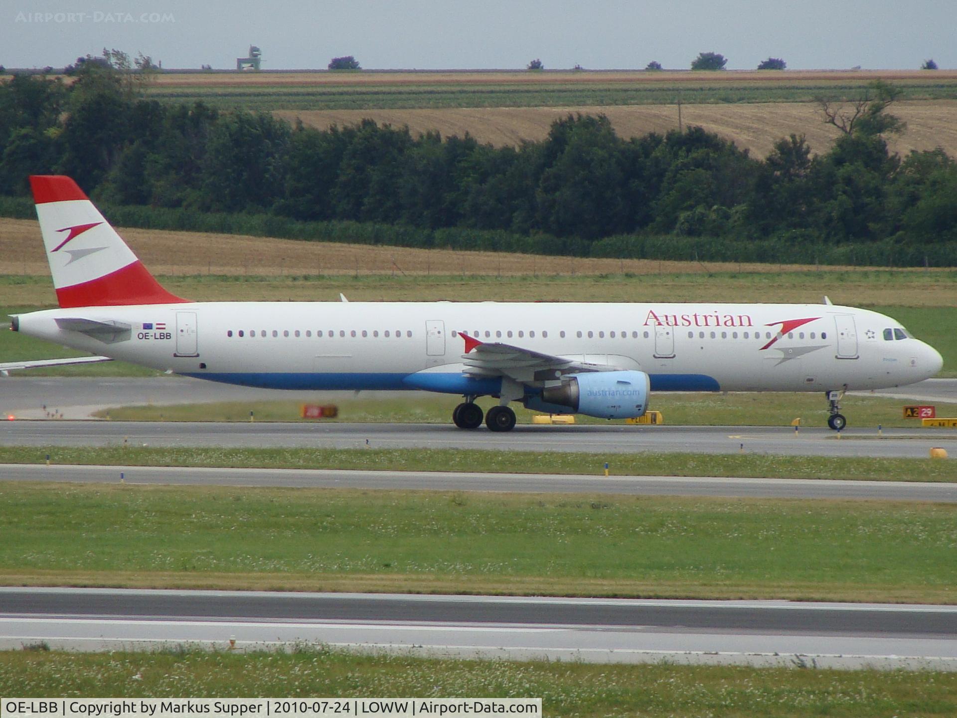 OE-LBB, 1995 Airbus A321-111 C/N 570, Just landed
