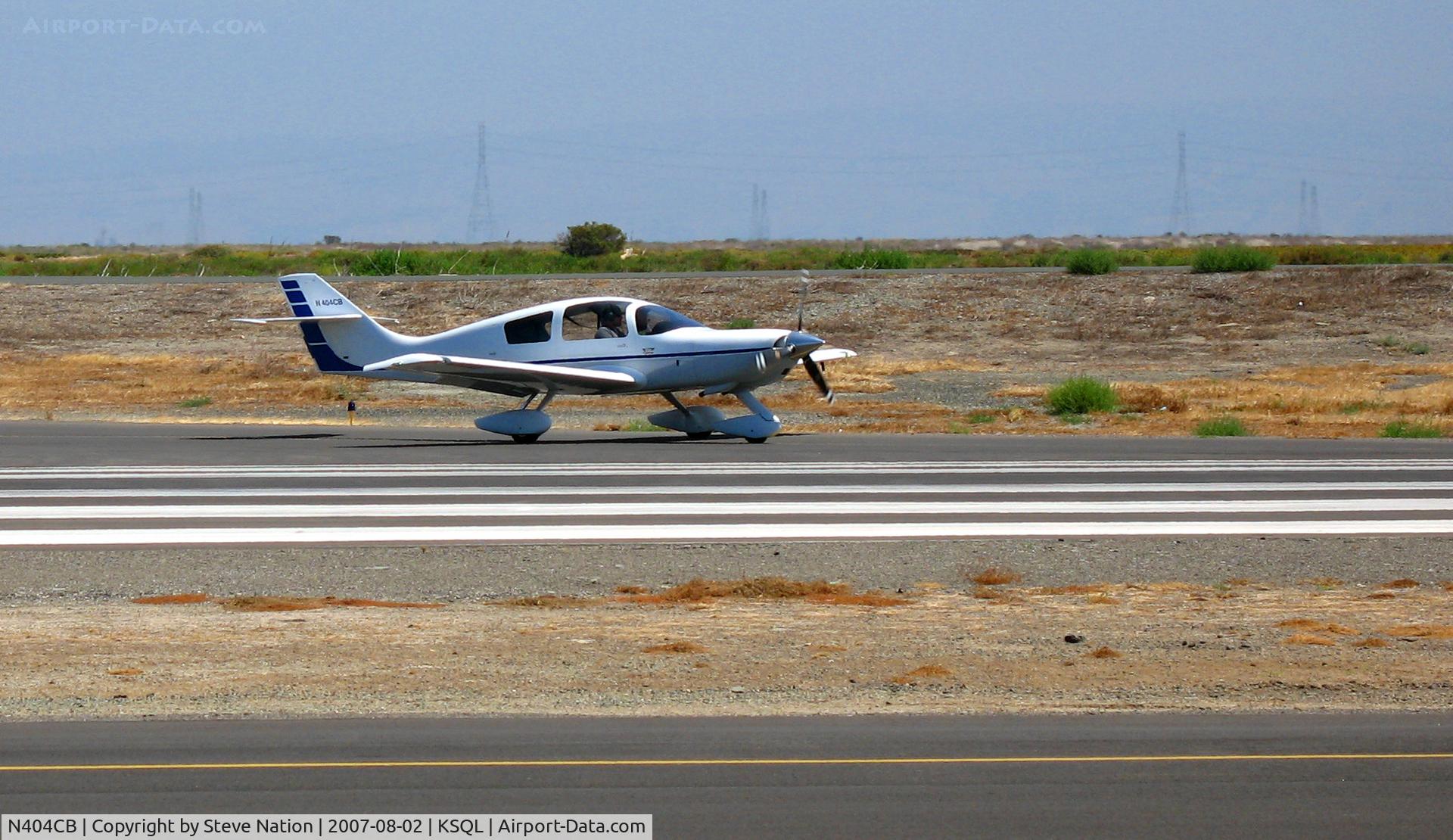 N404CB, Wheeler Express C/N 70, 2000 Wheeler Express home built taxiing