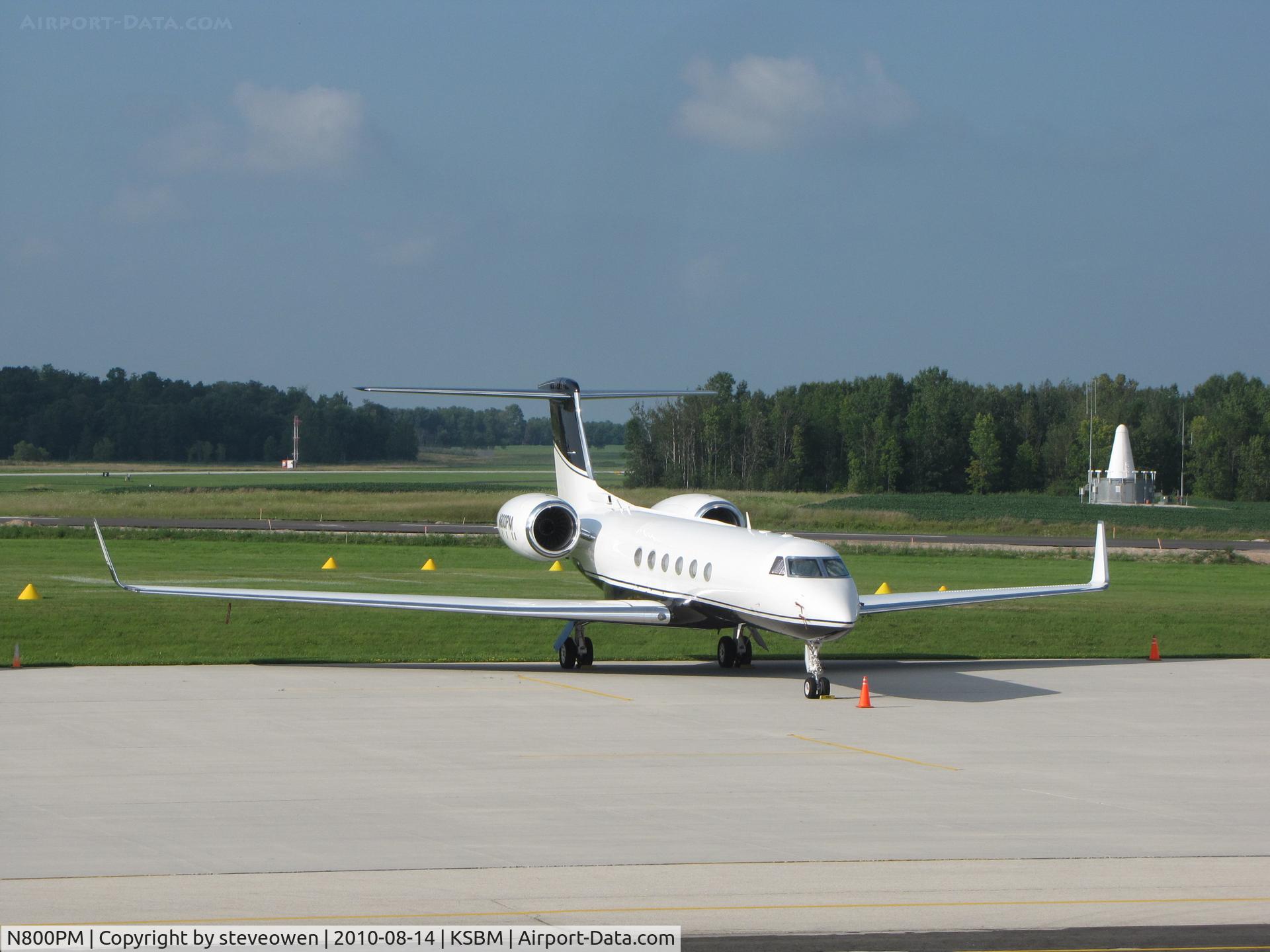 N800PM, 2000 Gulfstream Aerospace G-V C/N 599, @KSBM during the PGA Tour