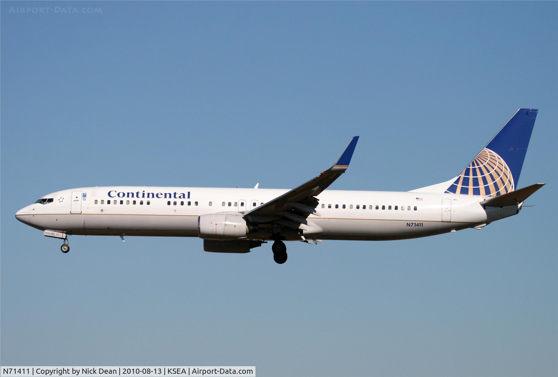 N71411, 2002 Boeing 737-924 C/N 30128, KSEA
