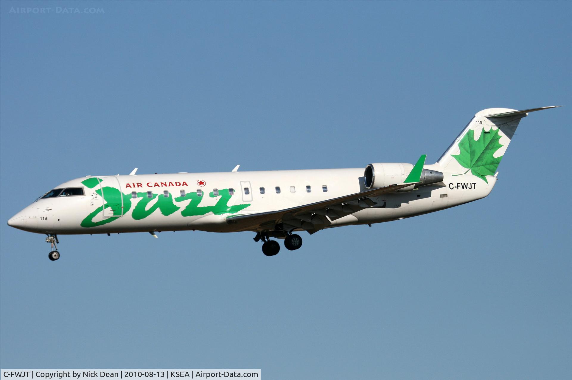 C-FWJT, 1995 Canadair CRJ-100ER (CL-600-2B19) C/N 7098, KSEA