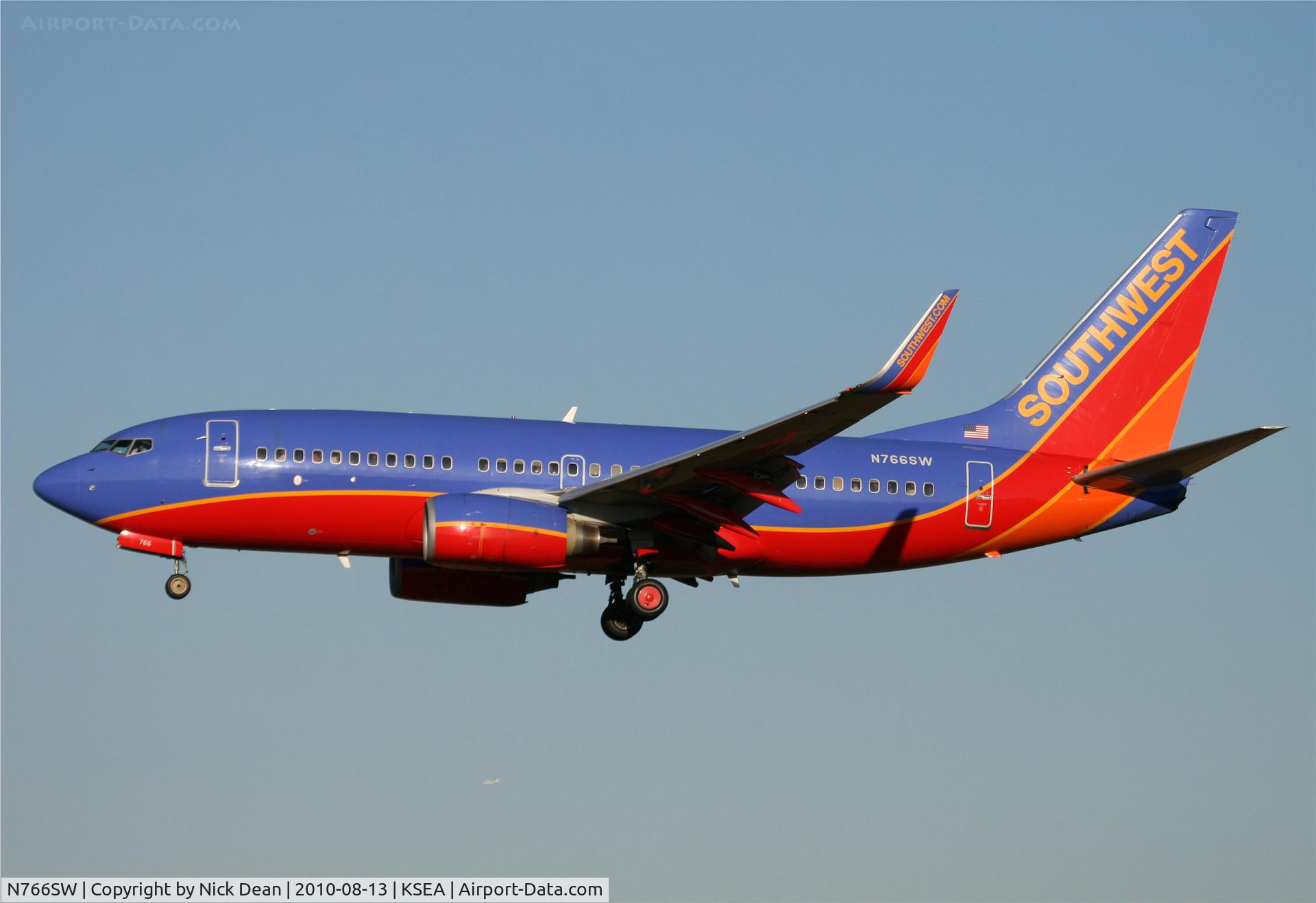 N766SW, 2000 Boeing 737-7H4 C/N 29806, KSEA