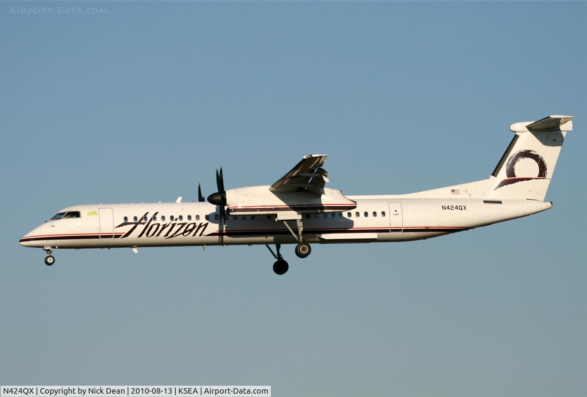 N424QX, 2000 Bombardier DHC-8-402 Dash 8 C/N 4006, KSEA